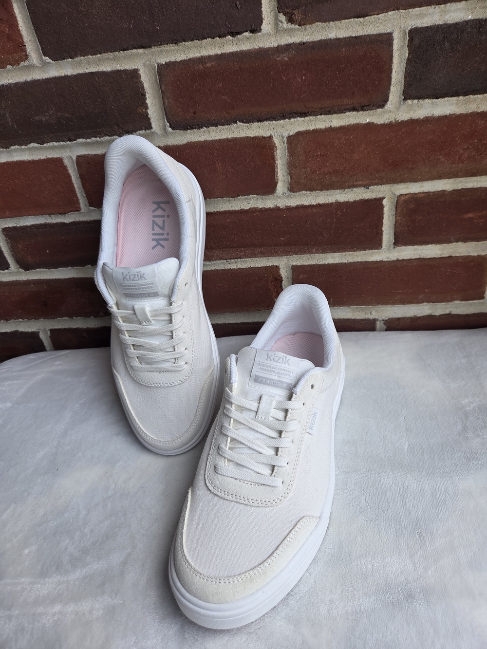 Kizik Prague 2 Men’s Size 7 White Hands Free Casual Sneakers Shoes